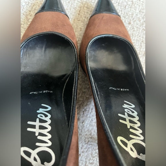Butter Suede Pointed Toe Colorblock Pump Black Brown Size 4 1/2 Italy - Picture 5 of 7